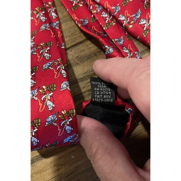 St Nicks Tie Shop 100% Silk Tie Santa Fishing Holiday Christmas made In USA - Picture 5 of 5